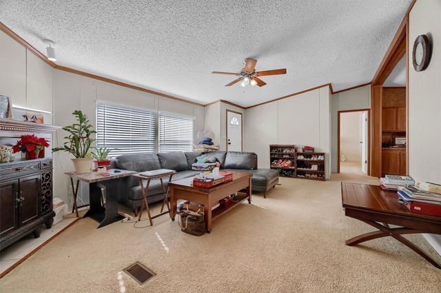 115 Candlewood Circle, Gainesville, TX 76240