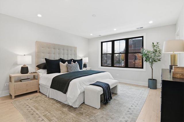 3309 N Whipple Street, Chicago, IL 60618