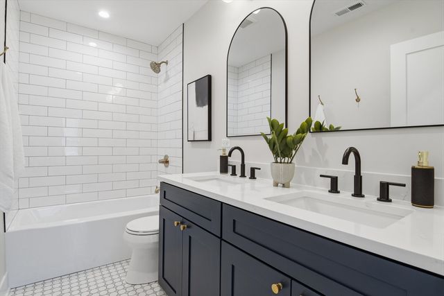 3309 N Whipple Street, Chicago, IL 60618