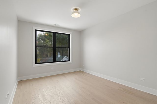 3309 N Whipple Street, Chicago, IL 60618