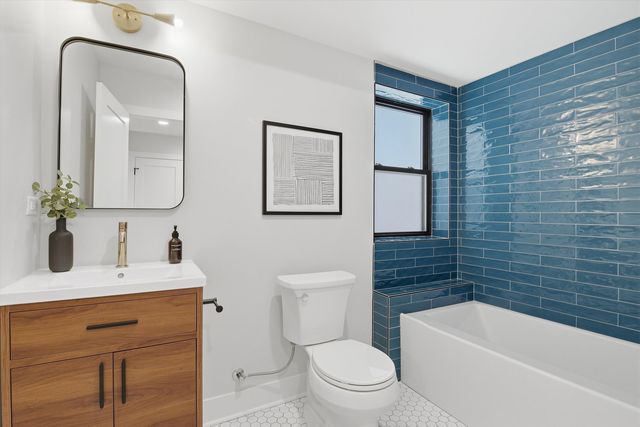 3309 N Whipple Street, Chicago, IL 60618