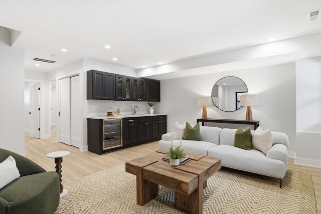 3309 N Whipple Street, Chicago, IL 60618