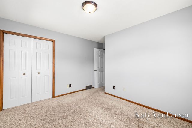 6091 Rogue River Meadows Drive Ne, Plainfield Twp, MI 49306