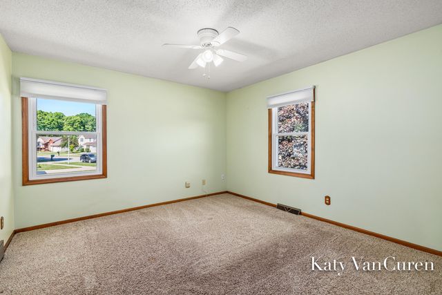 6091 Rogue River Meadows Drive Ne, Plainfield Twp, MI 49306