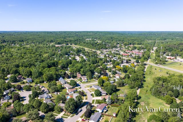 6091 Rogue River Meadows Drive Ne, Plainfield Twp, MI 49306
