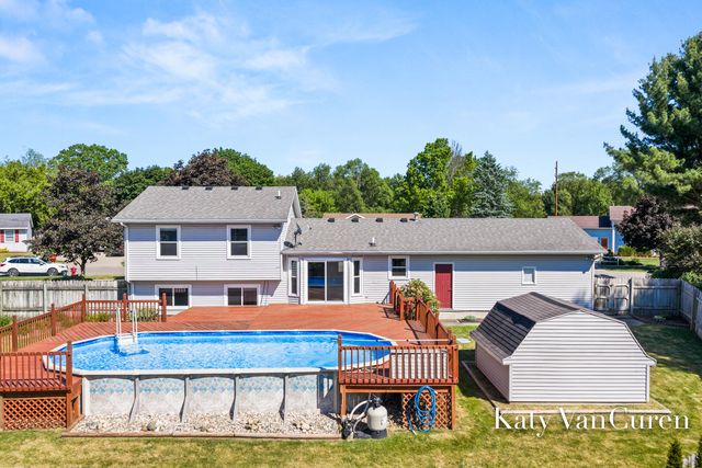 6091 Rogue River Meadows Drive Ne, Plainfield Twp, MI 49306