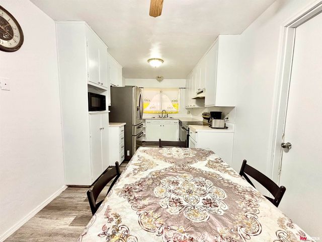 617 Sierra Drive, Lincoln, NE 68505