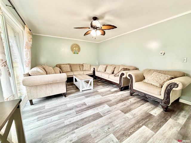 617 Sierra Drive, Lincoln, NE 68505