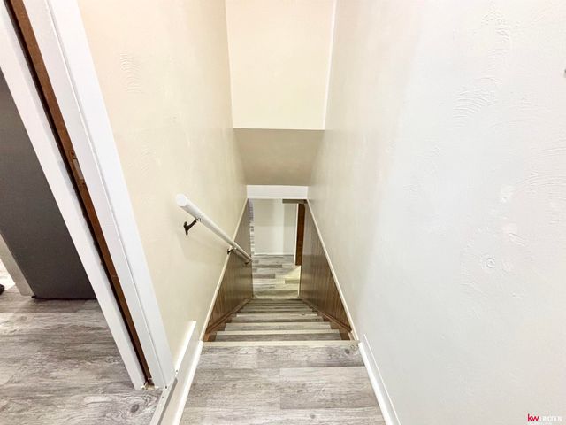 617 Sierra Drive, Lincoln, NE 68505