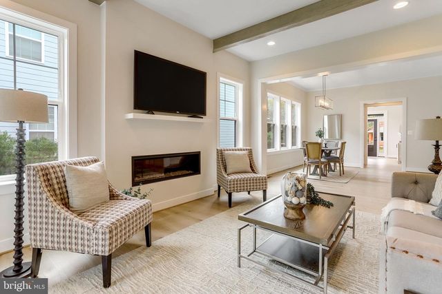 5815 2ND ST S, Arlington, VA 22204