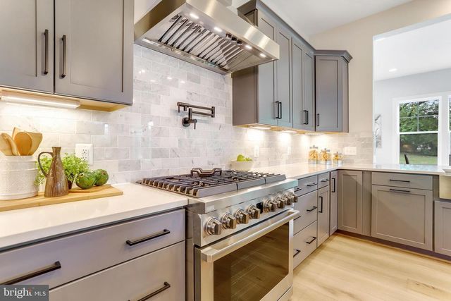 5815 2ND ST S, Arlington, VA 22204