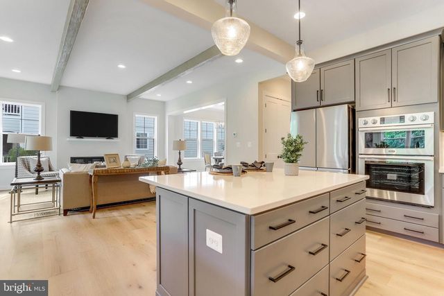 5815 2ND ST S, Arlington, VA 22204