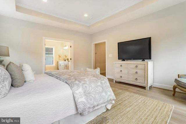 5815 2ND ST S, Arlington, VA 22204