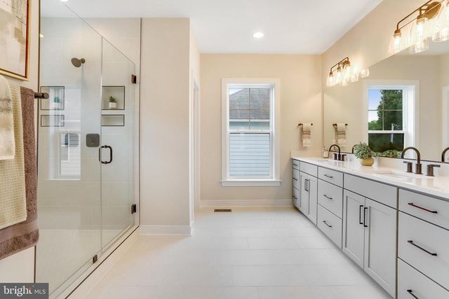 5815 2ND ST S, Arlington, VA 22204