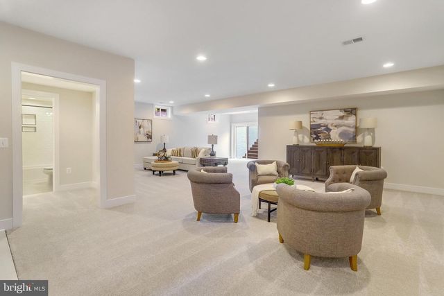 5815 2ND ST S, Arlington, VA 22204