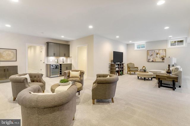 5815 2ND ST S, Arlington, VA 22204