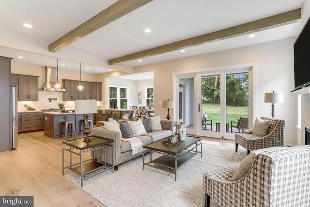 5815 2ND ST S, Arlington, VA 22204