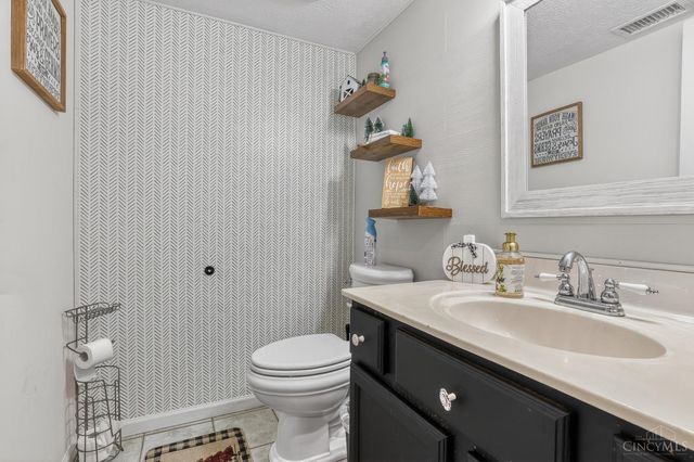 1028 Reveres Run, Lebanon, OH 45036