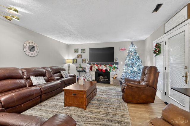 1028 Reveres Run, Lebanon, OH 45036