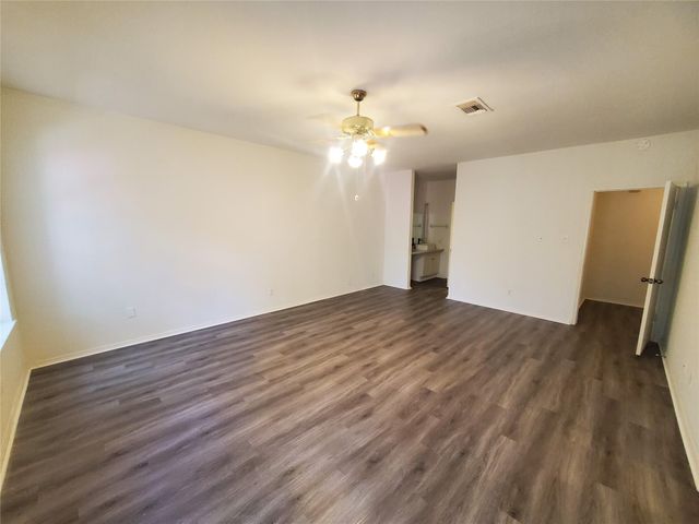 17473 Red Oak Drive 7473, Houston, TX 77090