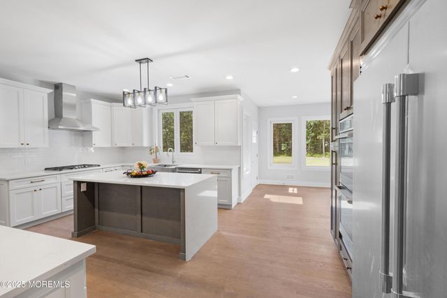 8 Haystack Court, Howell, NJ 07731