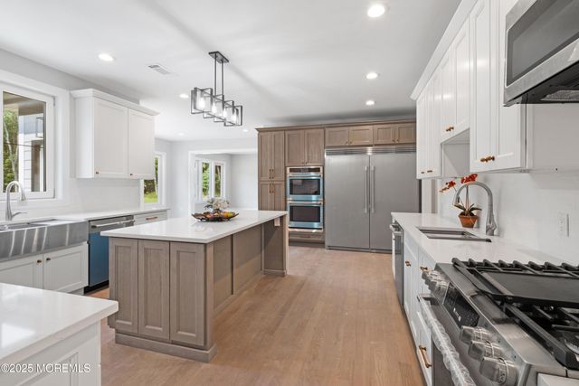 8 Haystack Court, Howell, NJ 07731