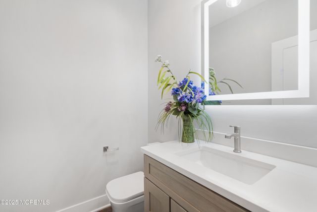 8 Haystack Court, Howell, NJ 07731