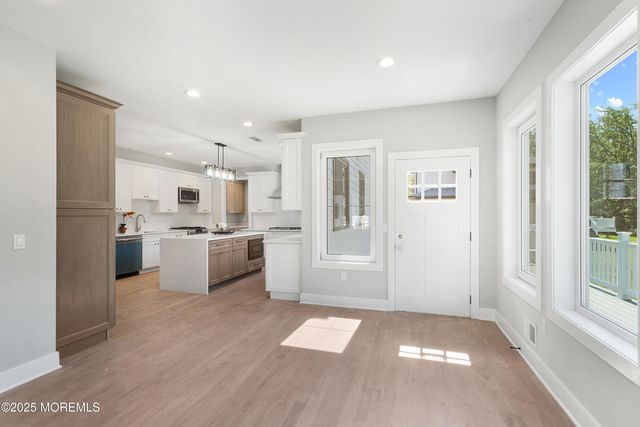 8 Haystack Court, Howell, NJ 07731