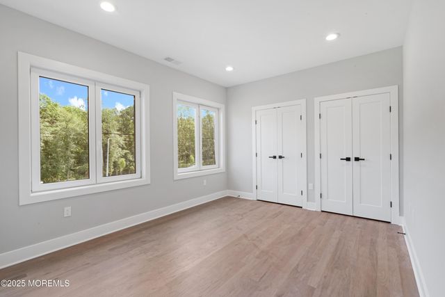 8 Haystack Court, Howell, NJ 07731