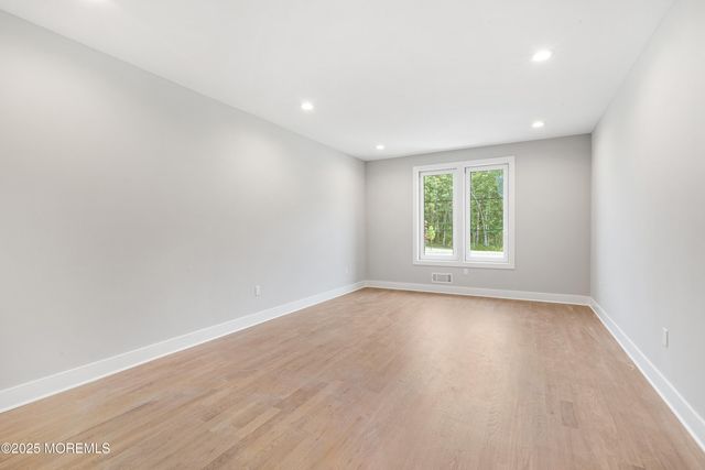 8 Haystack Court, Howell, NJ 07731