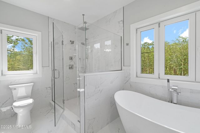 8 Haystack Court, Howell, NJ 07731