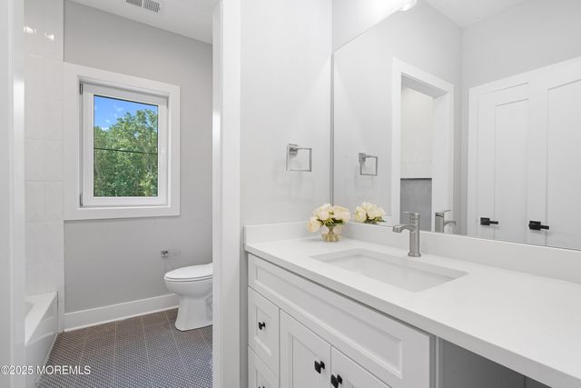 8 Haystack Court, Howell, NJ 07731