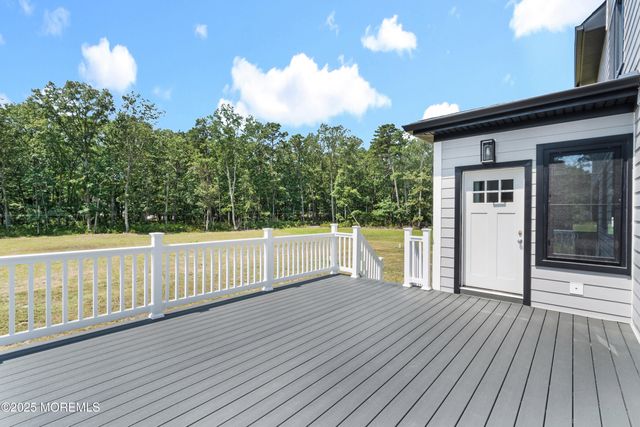 8 Haystack Court, Howell, NJ 07731