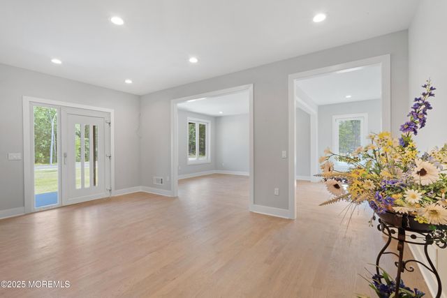 8 Haystack Court, Howell, NJ 07731