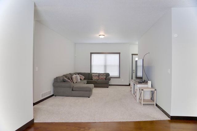 4204 Garden Court SE, Rochester, MN 55904