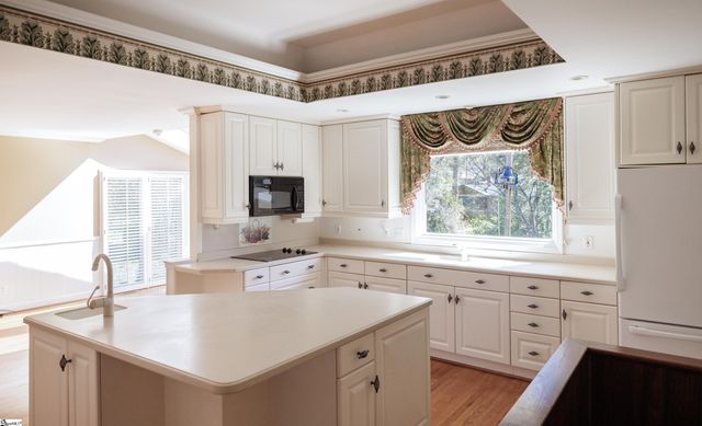 731 Parkins Mill Road, Greenville, SC 29607