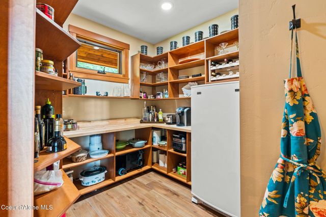 294 Rincon Dr, Sandpoint, ID 83864