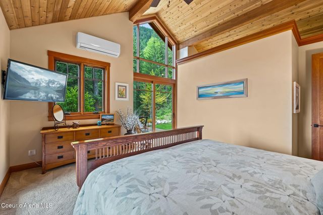 294 Rincon Dr, Sandpoint, ID 83864