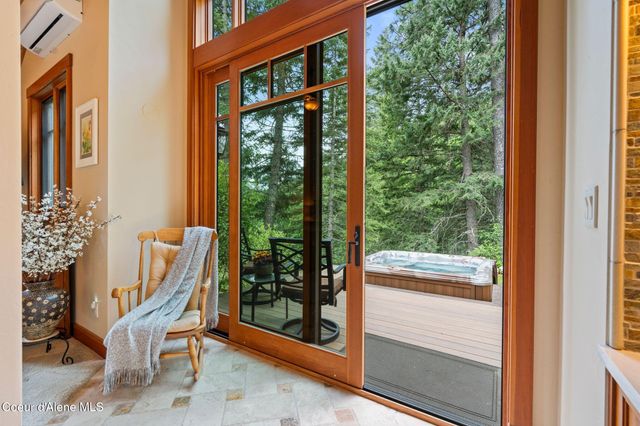 294 Rincon Dr, Sandpoint, ID 83864