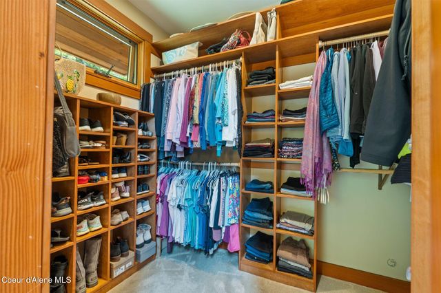 294 Rincon Dr, Sandpoint, ID 83864