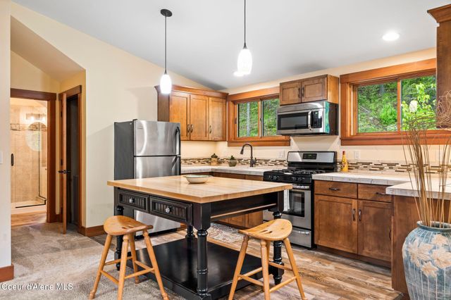 294 Rincon Dr, Sandpoint, ID 83864