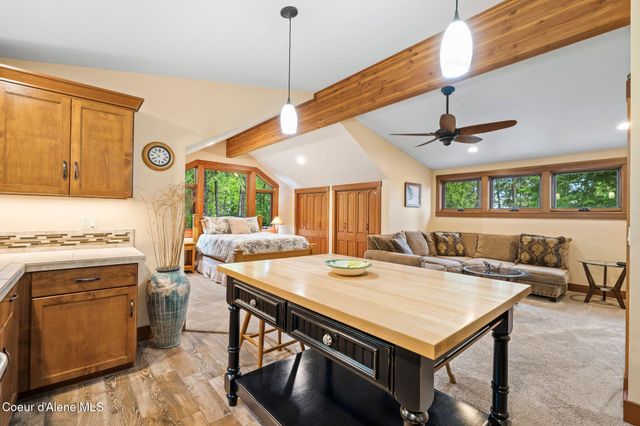 294 Rincon Dr, Sandpoint, ID 83864