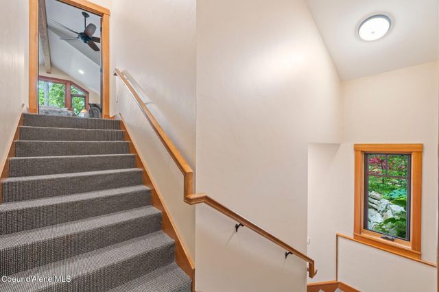 294 Rincon Dr, Sandpoint, ID 83864