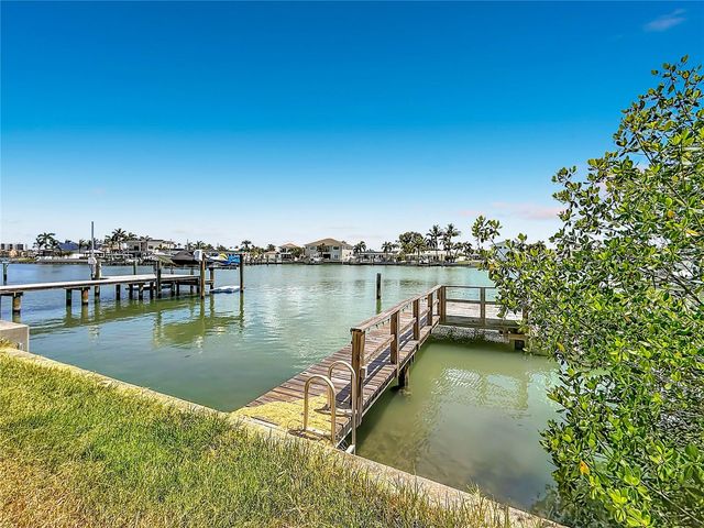 7905 11TH AVENUE S, St Petersburg, FL 33707
