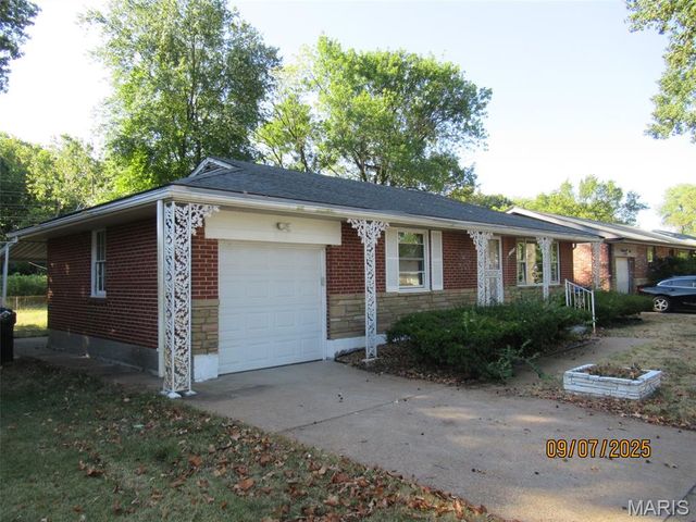 1304 Lang Drive, St Louis, MO 63135