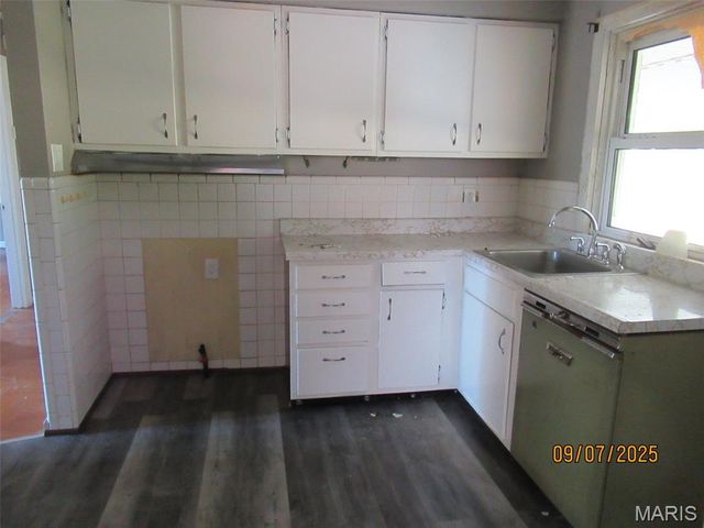 1304 Lang Drive, St Louis, MO 63135