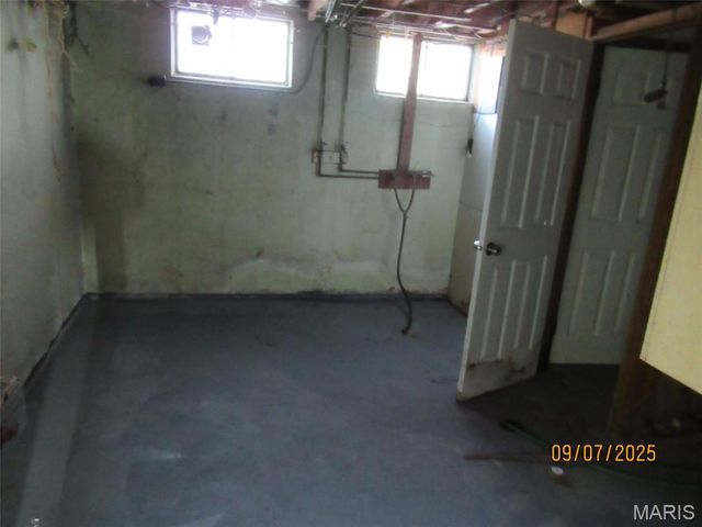 1304 Lang Drive, St Louis, MO 63135