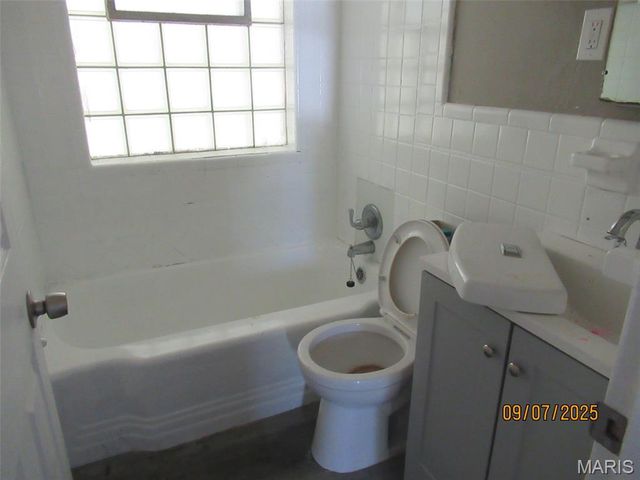 1304 Lang Drive, St Louis, MO 63135