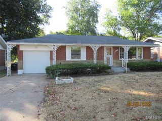 1304 Lang Drive, St Louis, MO 63135