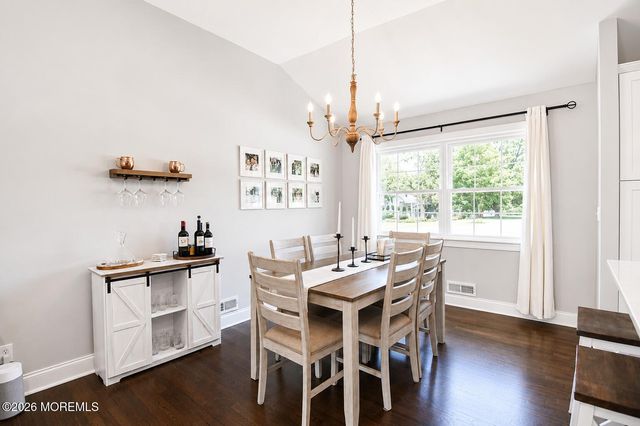 469 East Road, Belford, NJ 07718